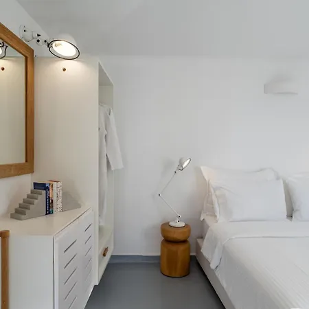 كليف سايد سويتس ثيرا