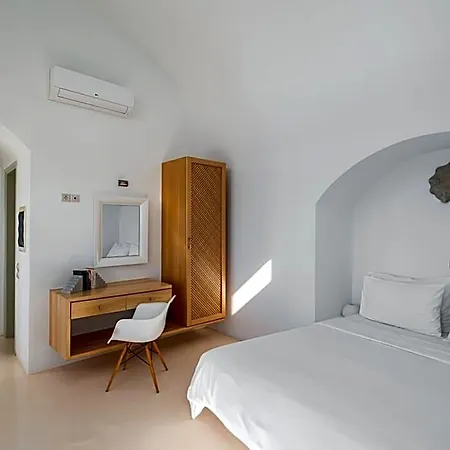 Cliff Side Hotel Fira (Santorini)
