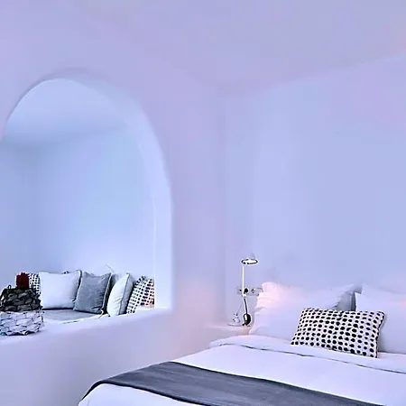 Cliff Side Hotel Fira (Santorini)