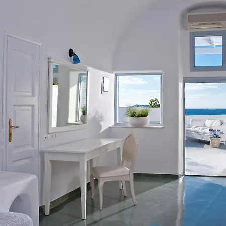 Cliff Side Hotel Fira (Santorini)