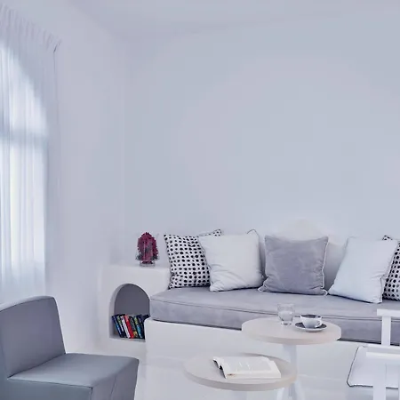 فندق كليف سايد سويتس ثيرا