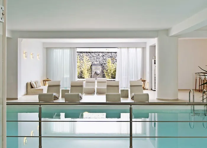 クリフ サイド スイーツ ホテル サントリーニ