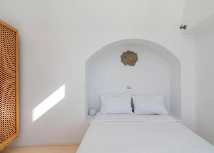 Cliff Side Hotel Fira (Santorini)