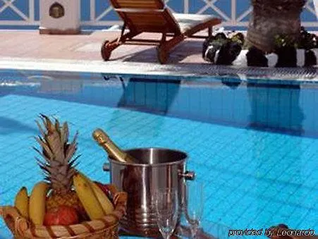 Cliff Side Hotel Firá