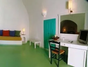 クリフ サイド スイーツ ホテル サントリーニ