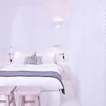 Cliff Side Hotel Fira (Santorini)