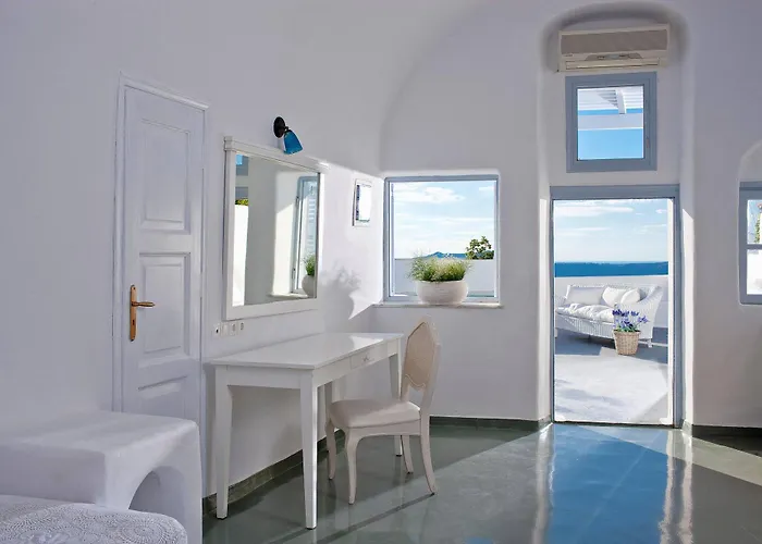 Cliff Side Hotel Fira (Santorini)