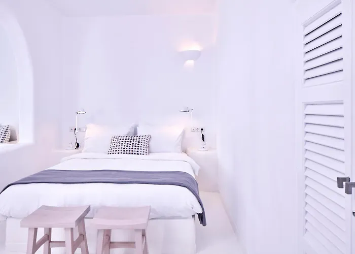 Cliff Side Hotel Fira (Santorini)