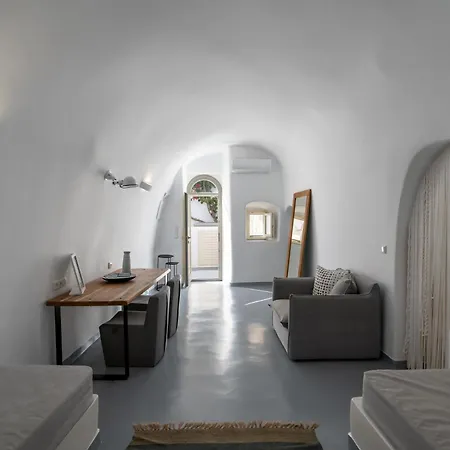 Cliff Side Hotel Fira (Santorini)